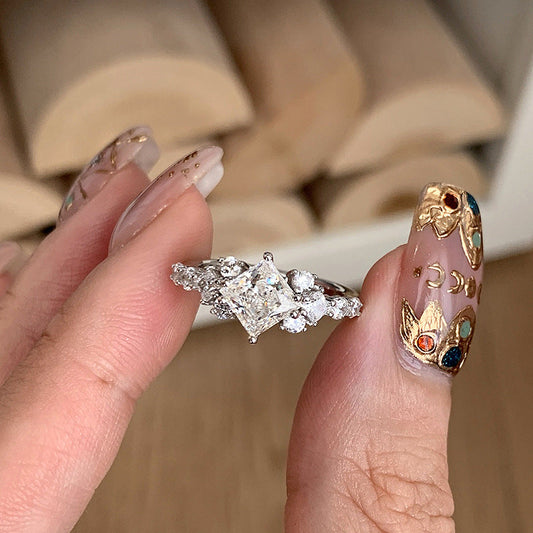 Vera Collette Ring | White Gold